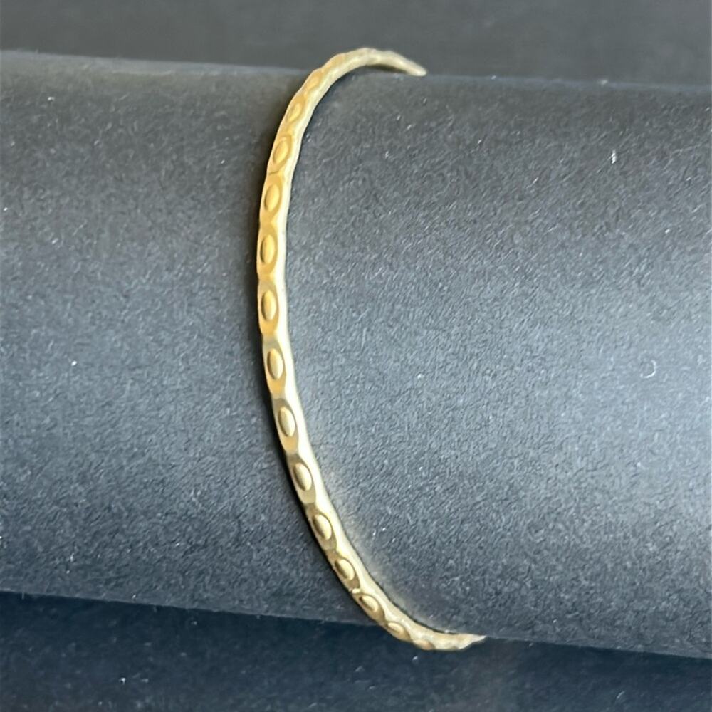 Women’s vintage gold tone patterned‎ dainty bangle bracelet one size